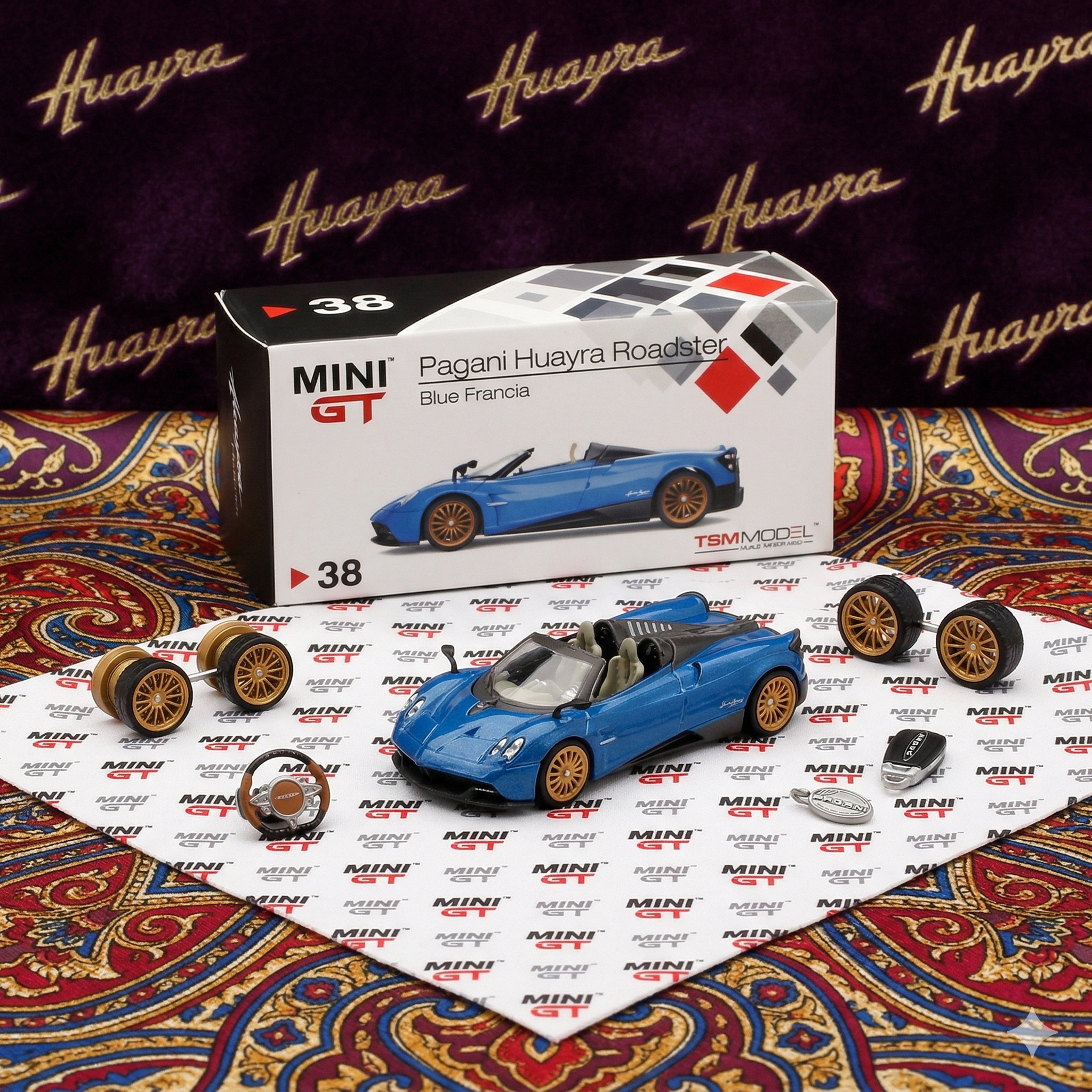 MiniGT - Pagani Huayra Roadster