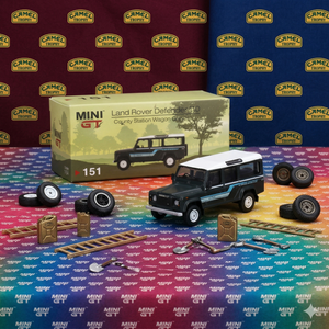 MiniGT - Land Rover Defender 110 - County Station Wagon