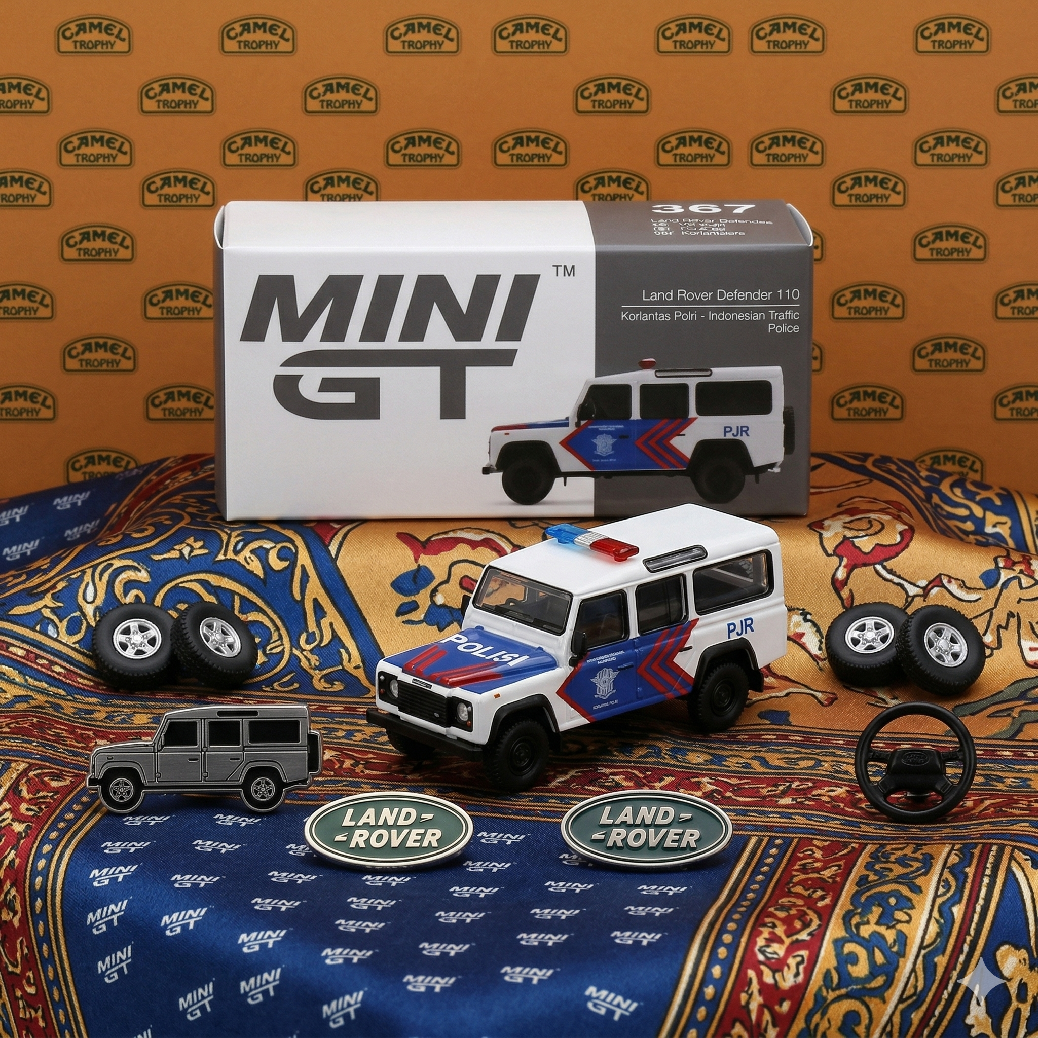 MiniGT - Land Rover Defender 110 - Indonesian Traffic Police