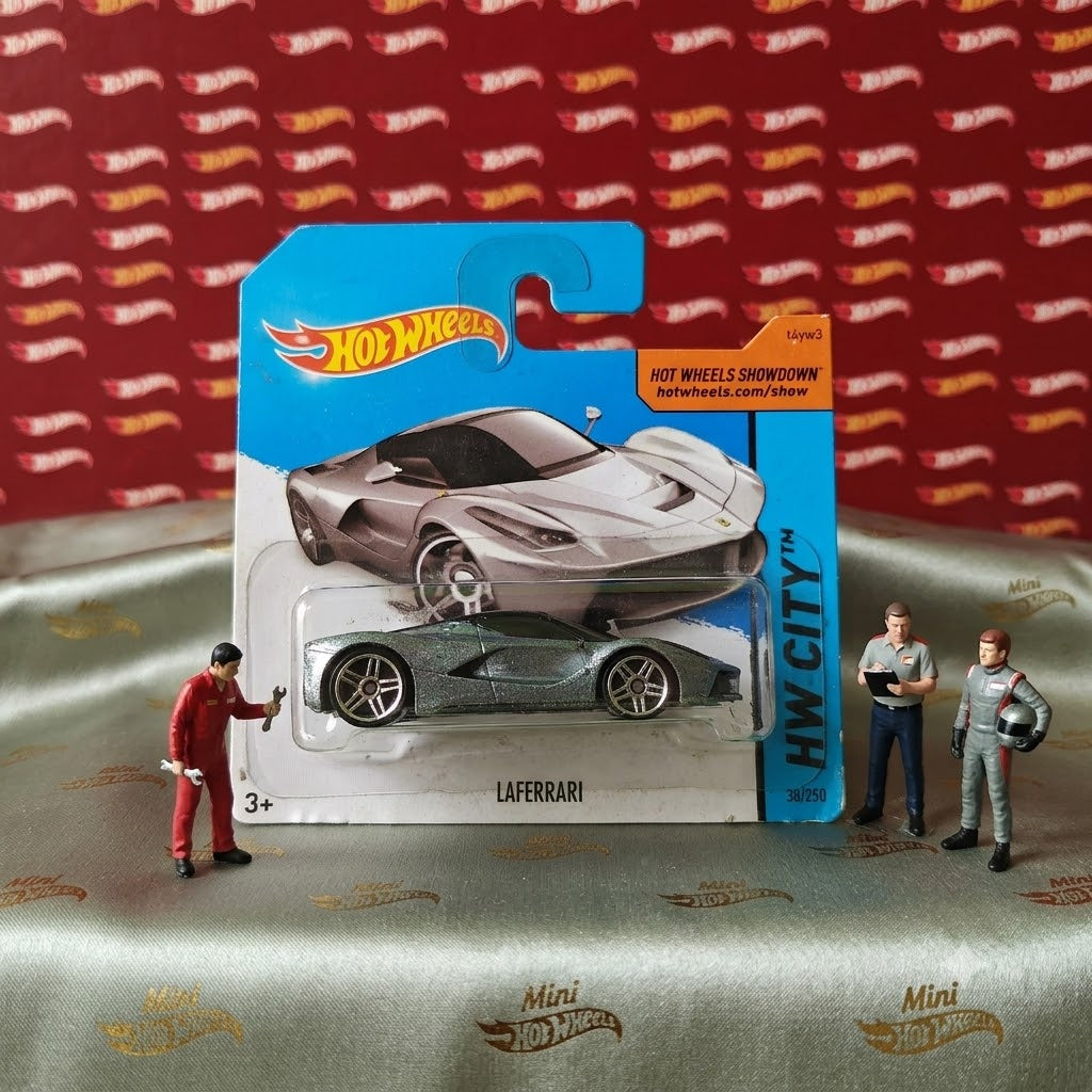 Hot Wheels Mainline Laferrari - Short Card